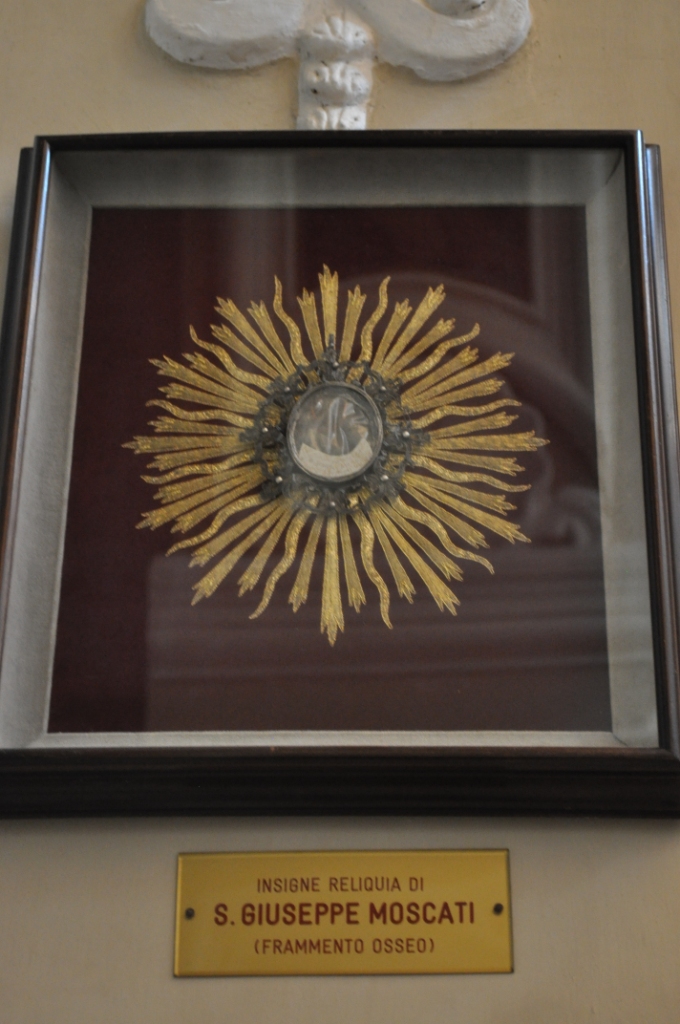 Giuseppe Moscati's Relic, S. Maria della Sanità's Church, Serino, Italy (2).jpg